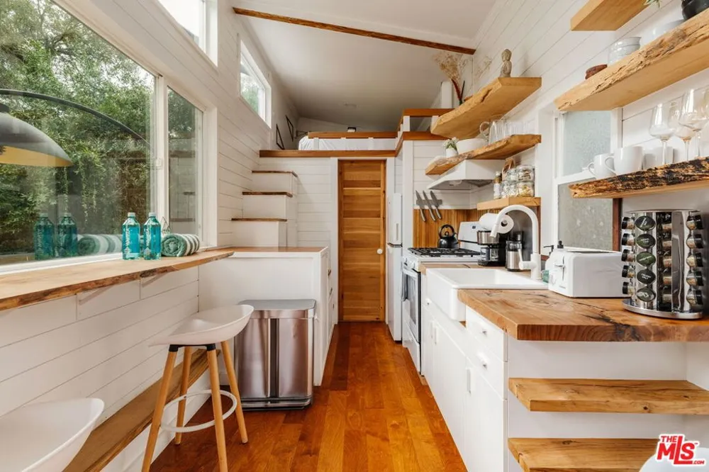 19809 Montau Drive Topanga, CA 90290