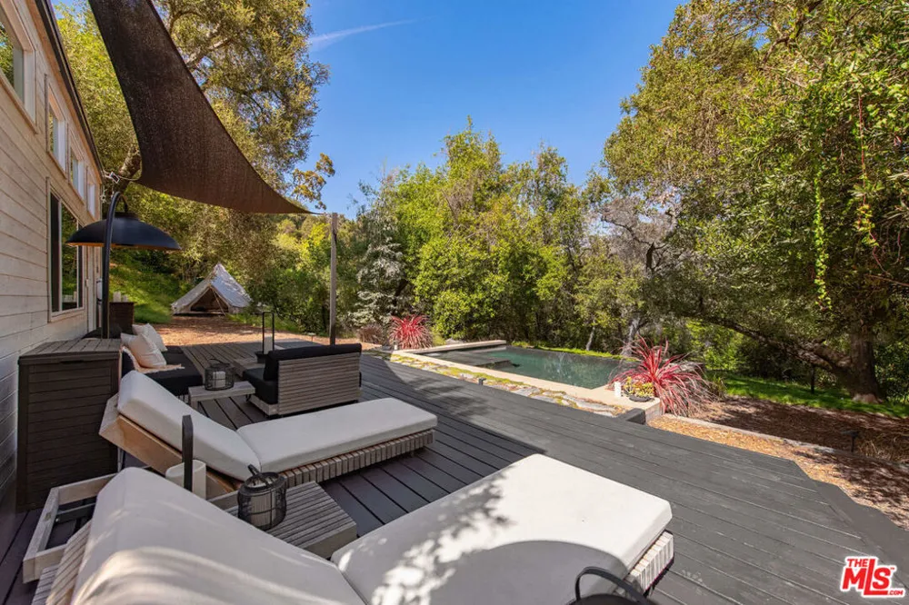 19809 Montau Drive Topanga, CA 90290