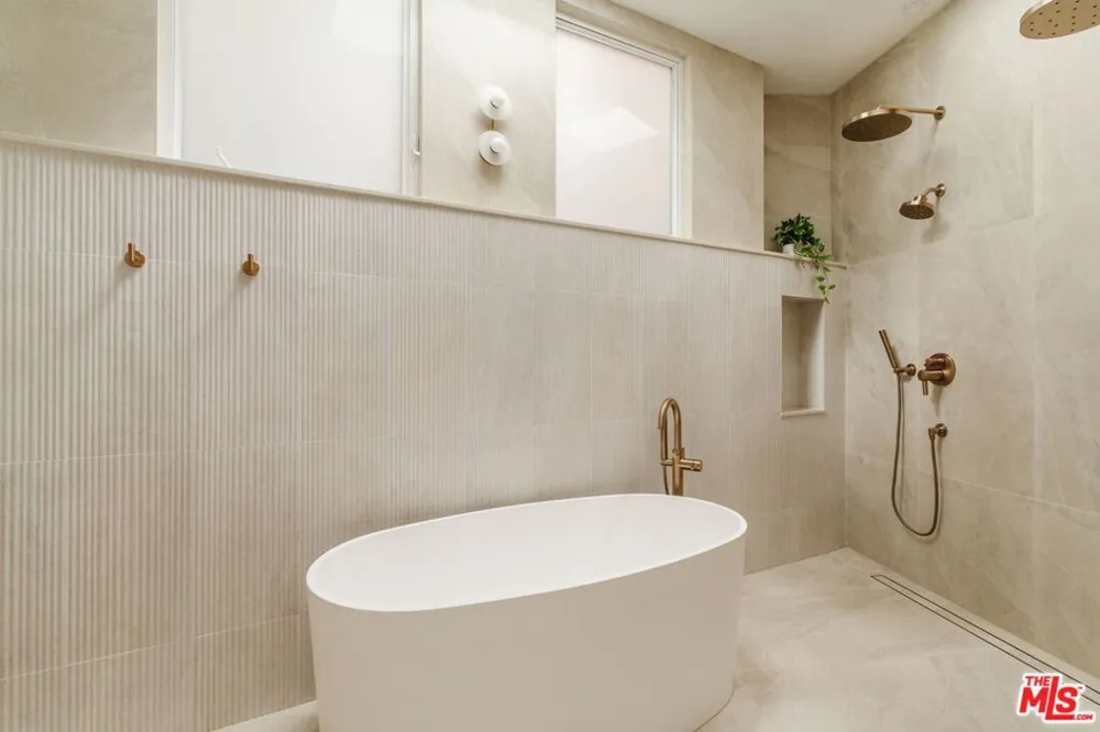 19809 Montau Drive Topanga, CA 90290