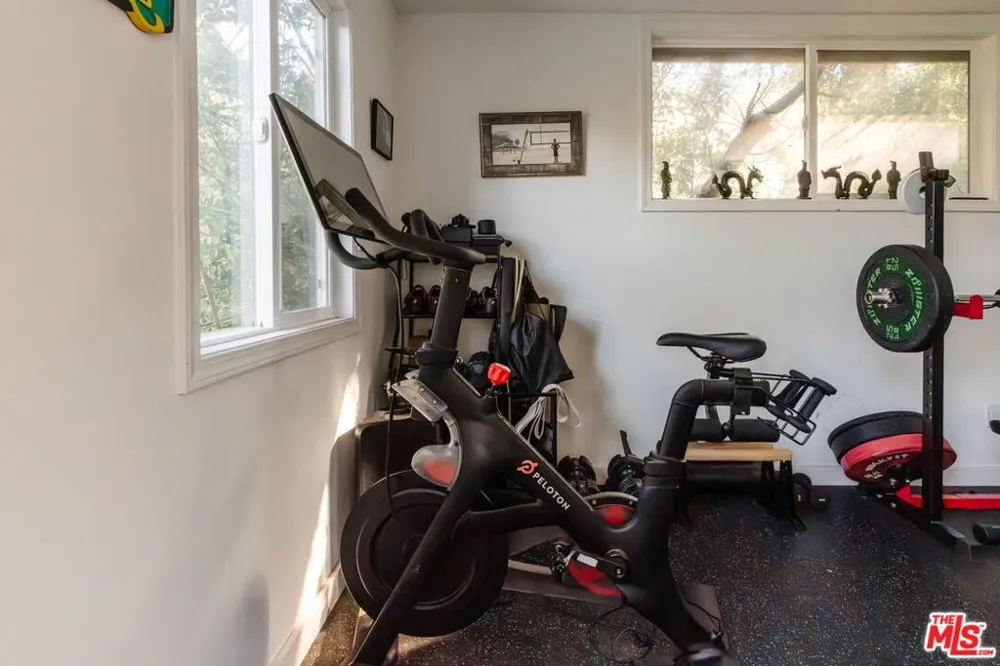 19809 Montau Drive Topanga, CA 90290