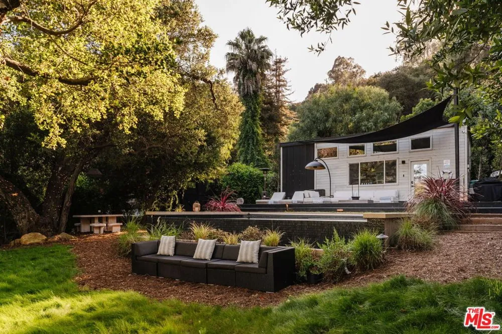 19809 Montau Drive Topanga, CA 90290