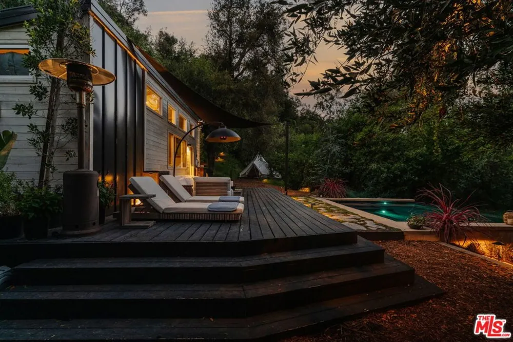 19809 Montau Drive Topanga, CA 90290