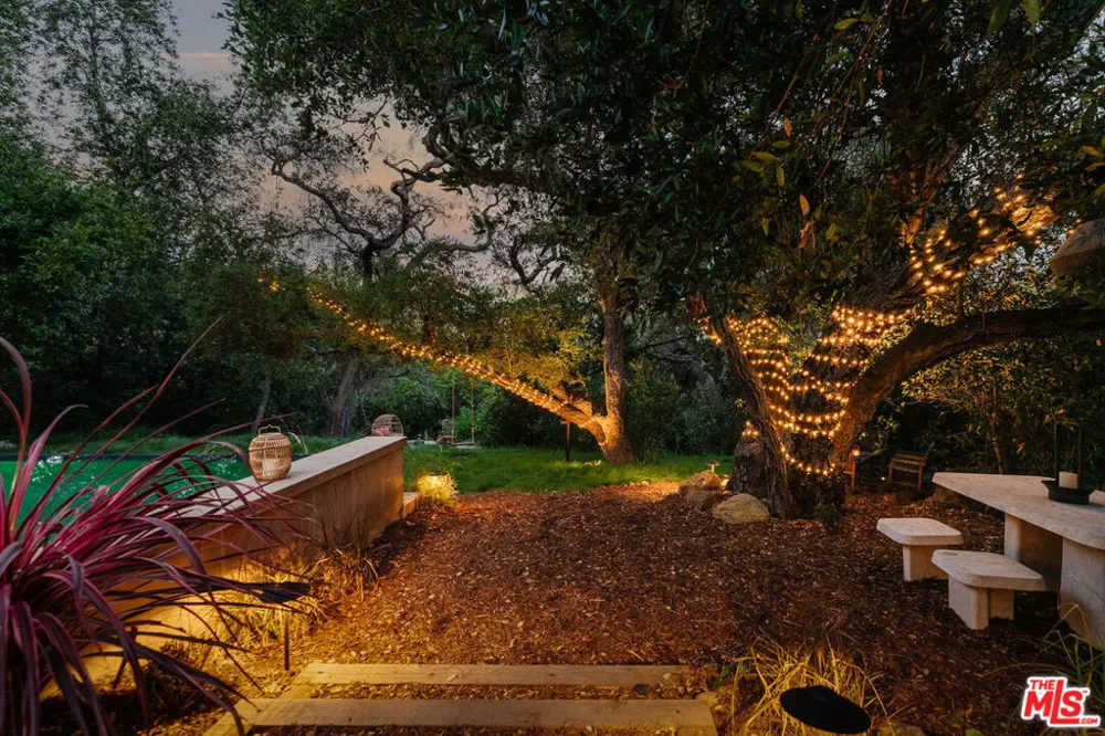 19809 Montau Drive Topanga, CA 90290