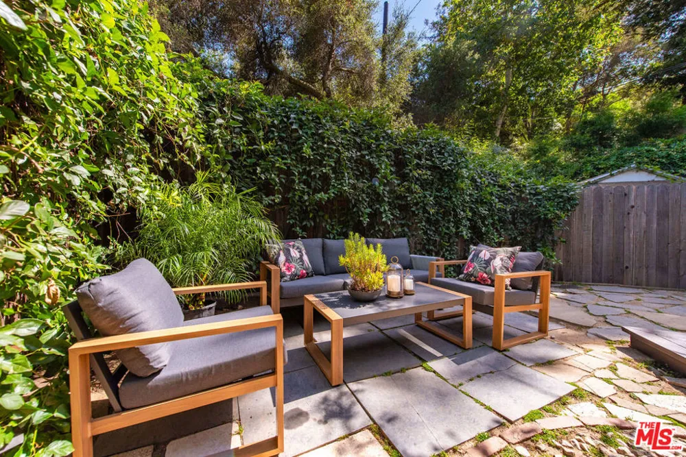 19809 Montau Drive Topanga, CA 90290