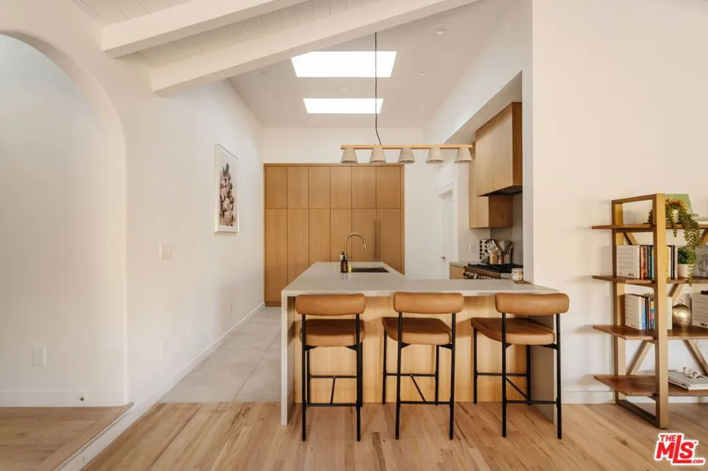 19809 Montau Drive Topanga, CA 90290