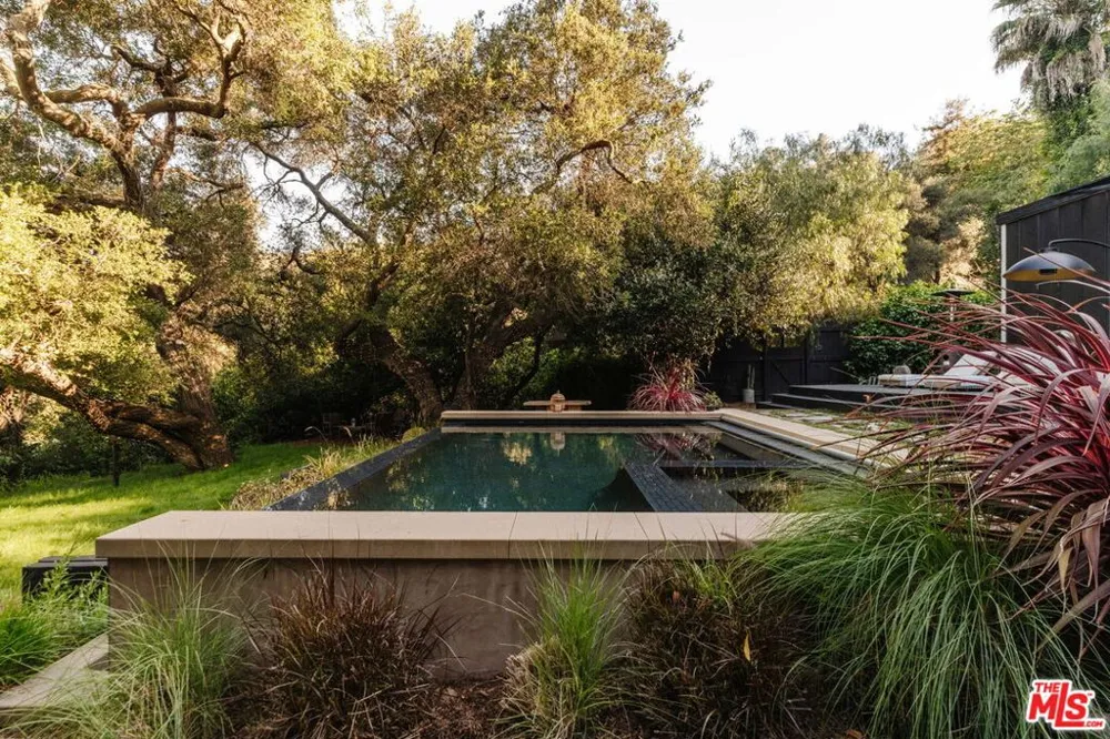 19809 Montau Drive Topanga, CA 90290