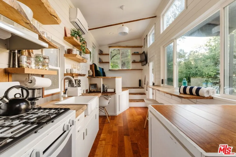 19809 Montau Drive Topanga, CA 90290