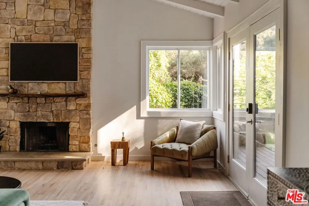 19809 Montau Drive Topanga, CA 90290