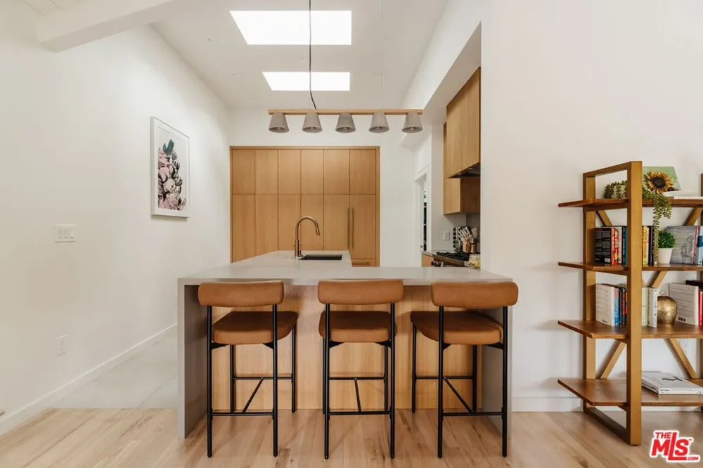 19809 Montau Drive Topanga, CA 90290