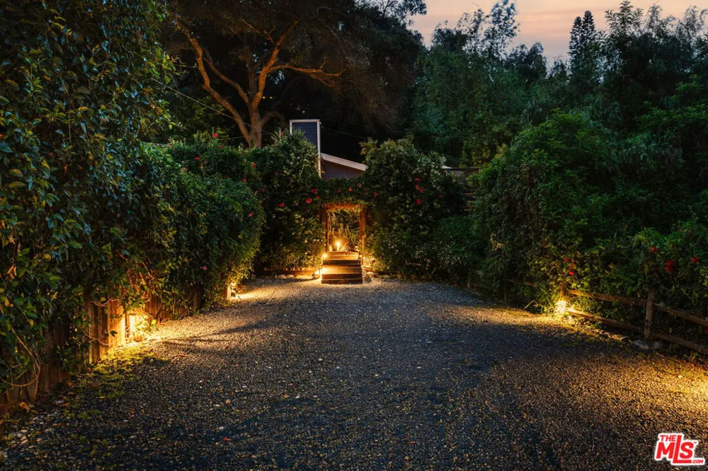19809 Montau Drive Topanga, CA 90290