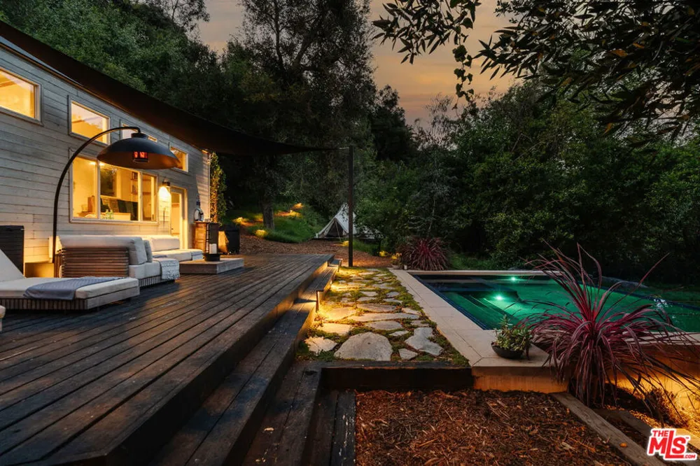 19809 Montau Drive Topanga, CA 90290