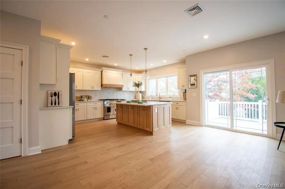 3004 Harbor Street Baldwin, NY 11510