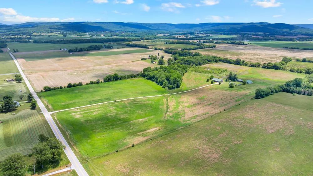 235 Breezy Knoll Ln Morrison, TN 37357