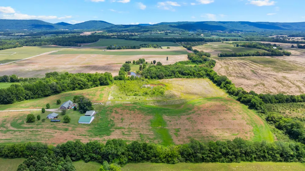 235 Breezy Knoll Ln Morrison, TN 37357