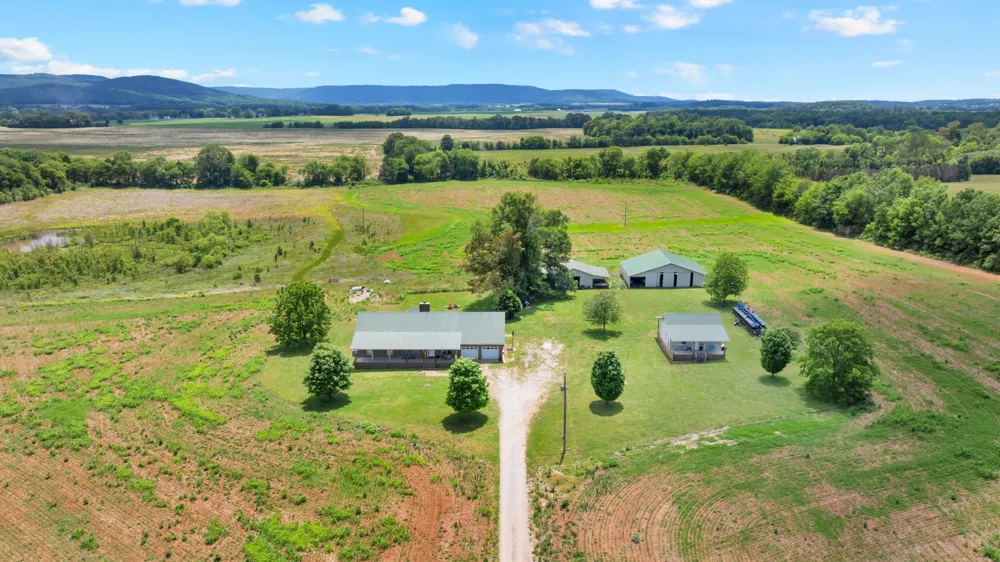 235 Breezy Knoll Ln Morrison, TN 37357