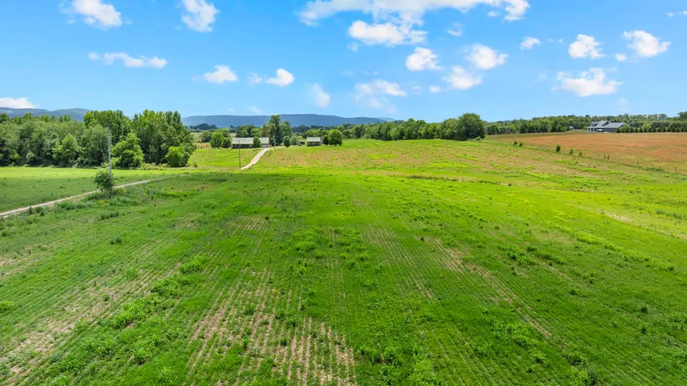 235 Breezy Knoll Ln Morrison, TN 37357