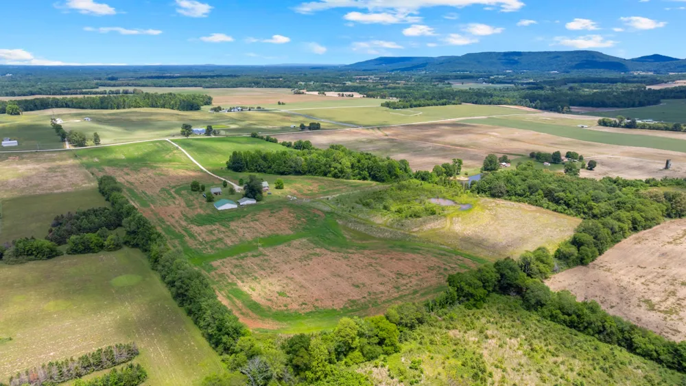 235 Breezy Knoll Ln Morrison, TN 37357