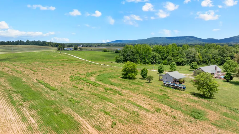 235 Breezy Knoll Ln Morrison, TN 37357