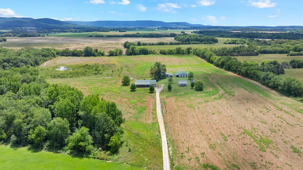 235 Breezy Knoll Ln Morrison, TN 37357