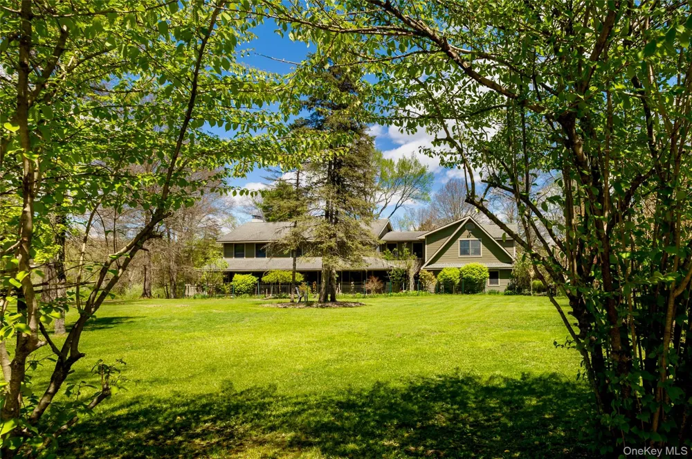 15 Unity Lane New Paltz, NY 12561
