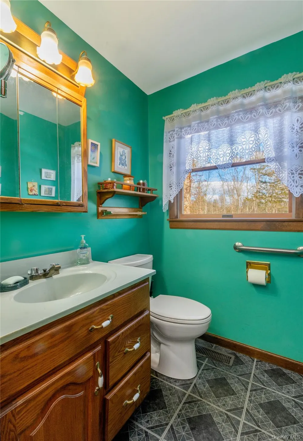 15 Unity Lane New Paltz, NY 12561