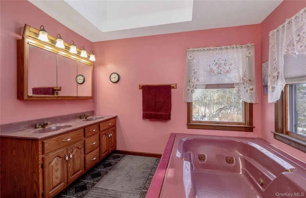 15 Unity Lane New Paltz, NY 12561