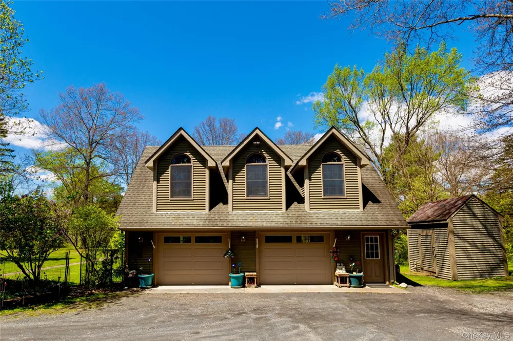 15 Unity Lane New Paltz, NY 12561