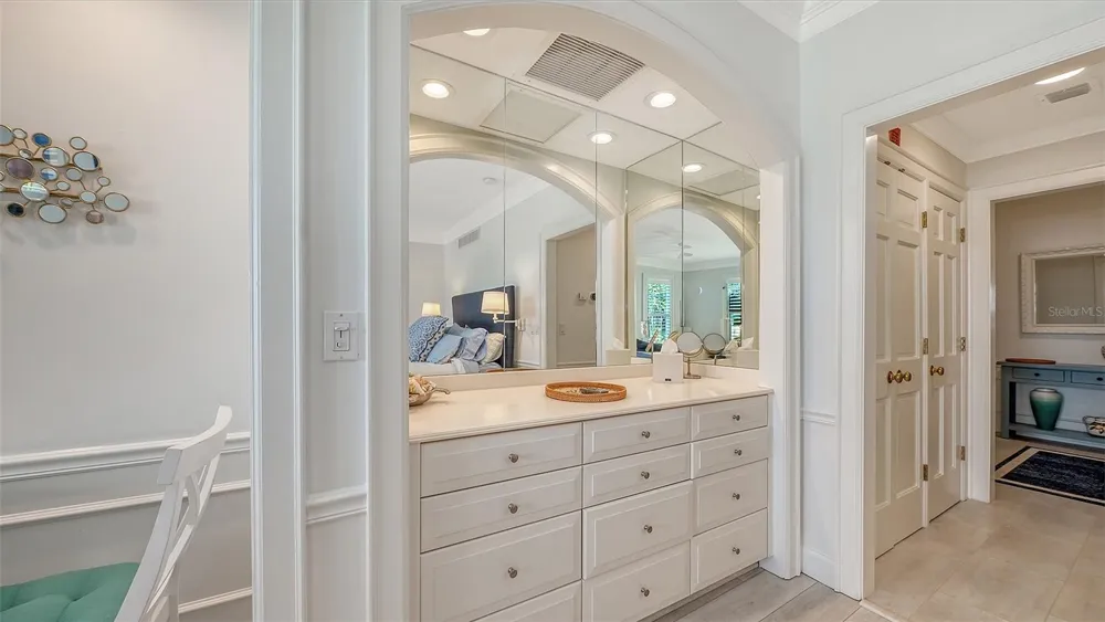 51 MACEWEN DRIVE #12 Osprey, FL 34229