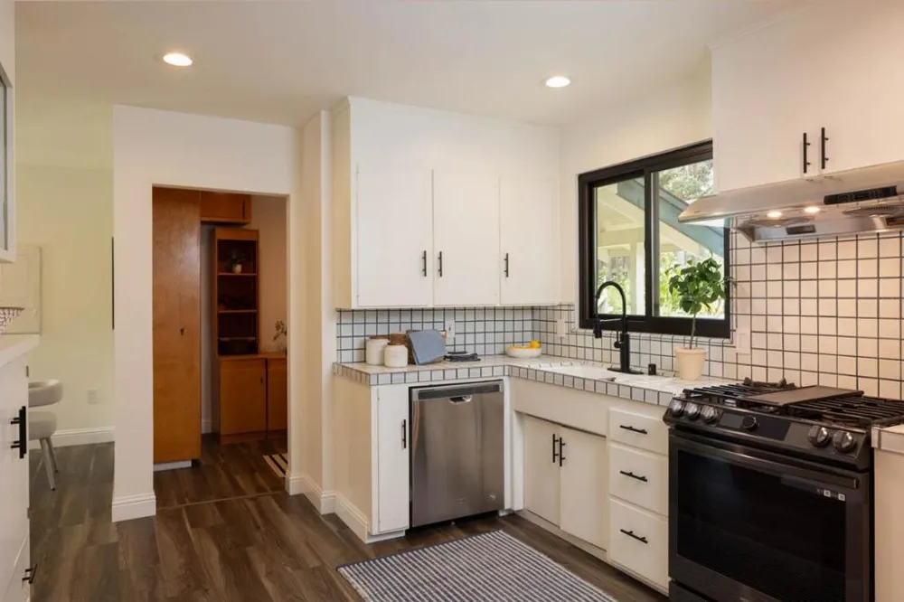 25315 Flanders Drive Carmel, CA 93923