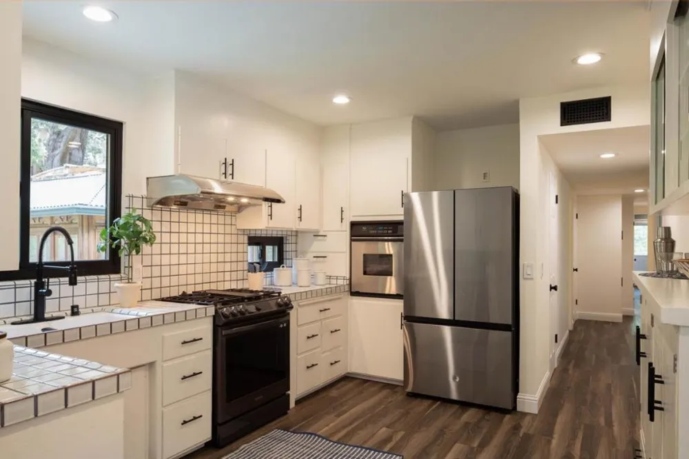 25315 Flanders Drive Carmel, CA 93923