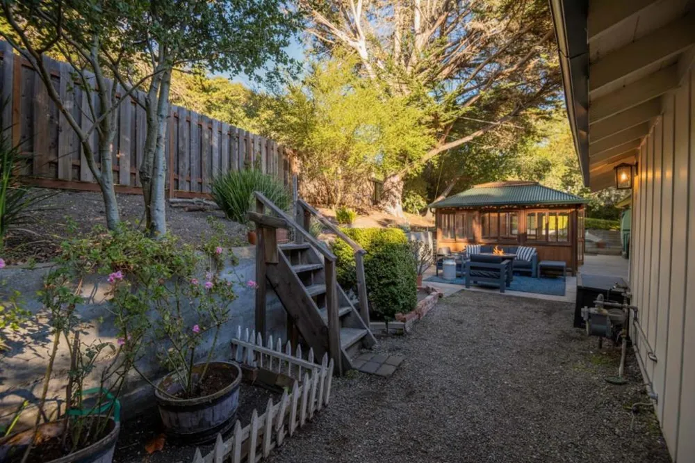 25315 Flanders Drive Carmel, CA 93923