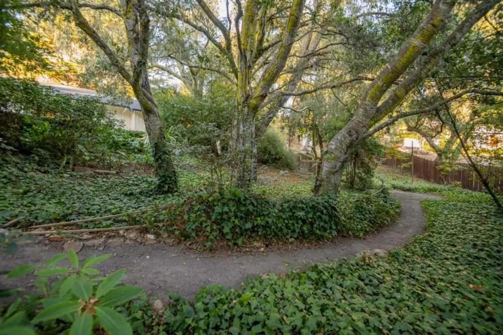 25315 Flanders Drive Carmel, CA 93923