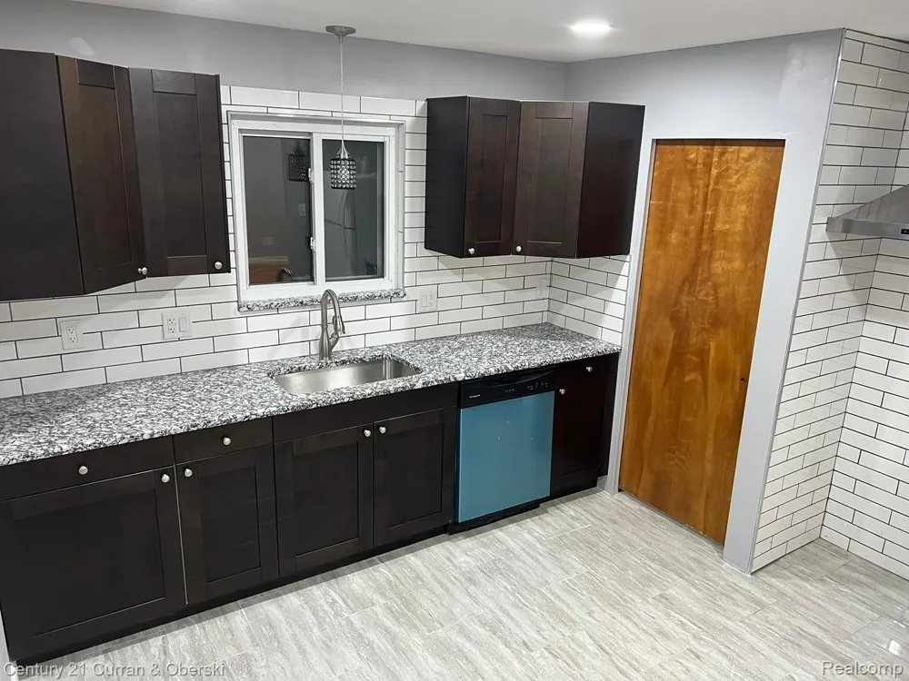 3959 Monroe Street Dearborn Heights City, MI 48125