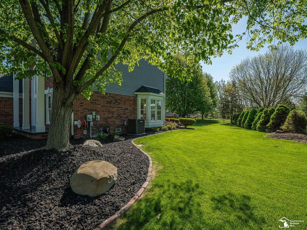 839 Kings Park Road Monroe Charter Township, MI 48161