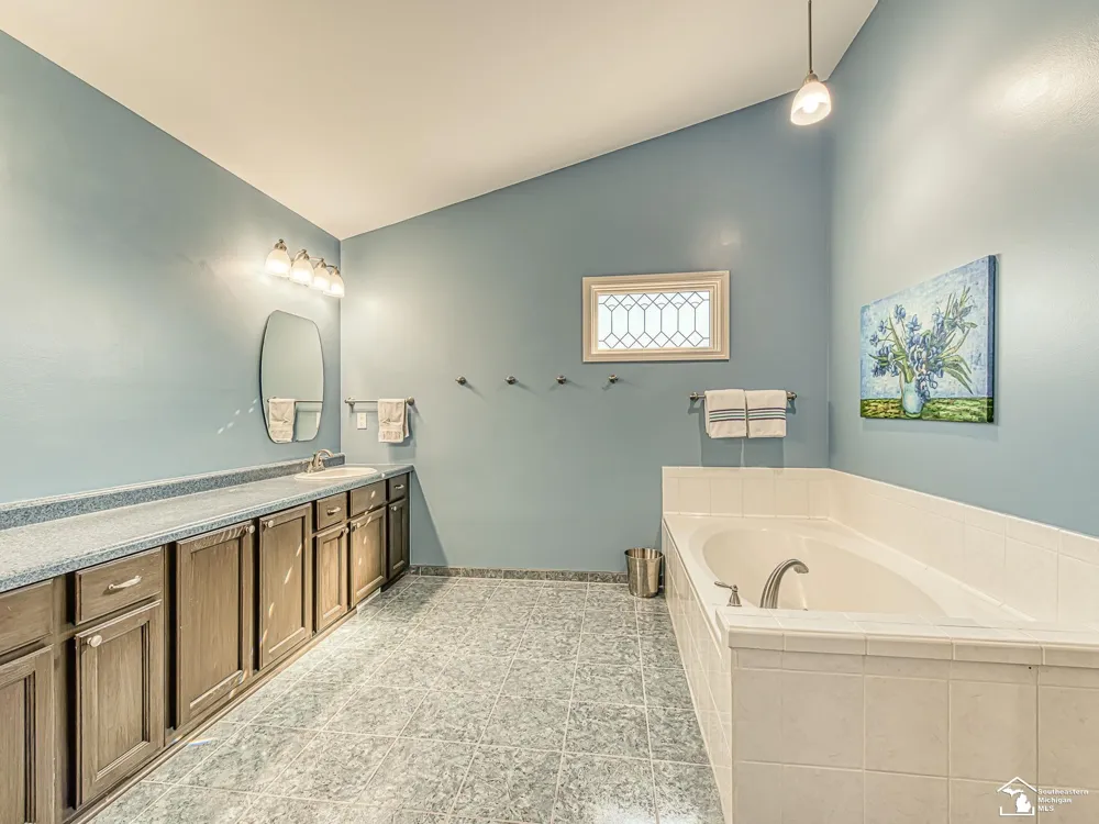 839 Kings Park Road Monroe Charter Township, MI 48161