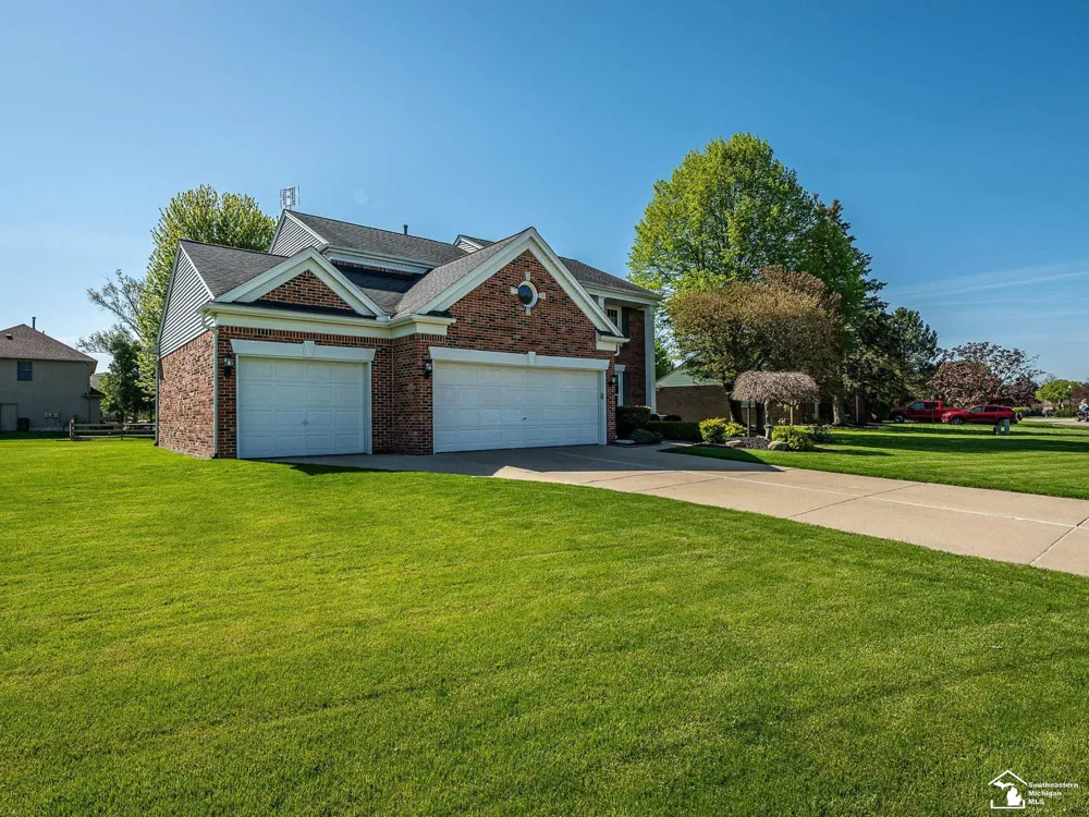 839 Kings Park Road Monroe Charter Township, MI 48161