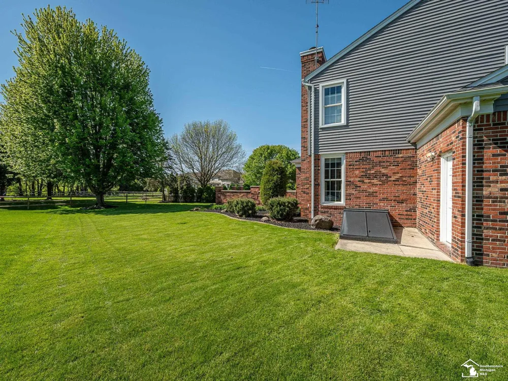 839 Kings Park Road Monroe Charter Township, MI 48161