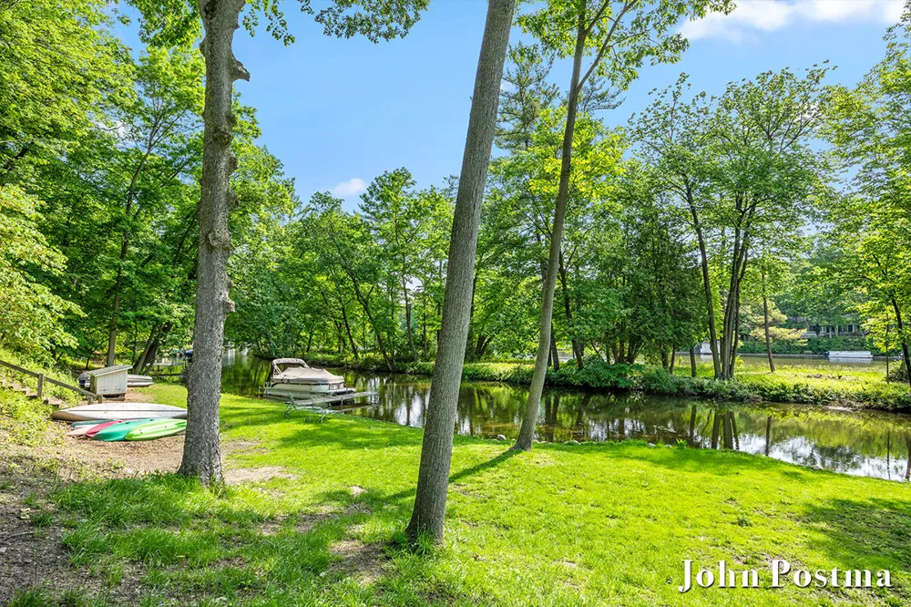 7314 Thornapple Park Drive SE Grand Rapids, MI 49546