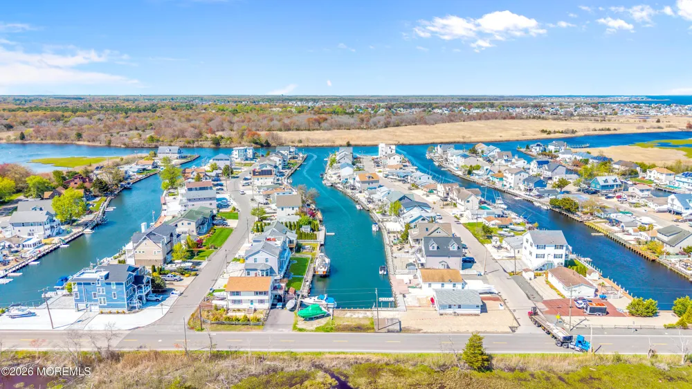 6 Capstan Road Waretown, NJ 08758