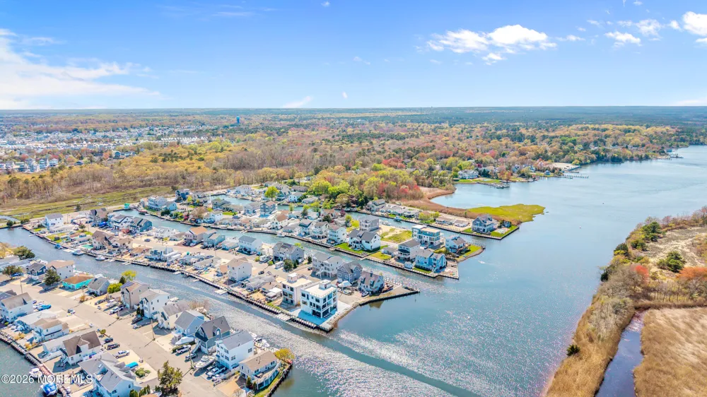 6 Capstan Road Waretown, NJ 08758