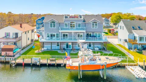 6 Capstan Road