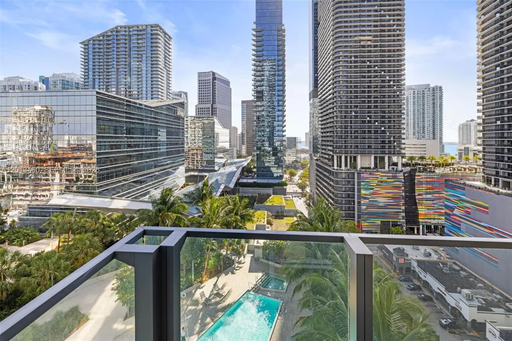 88 SW 7th St #1201 Miami, FL 33130