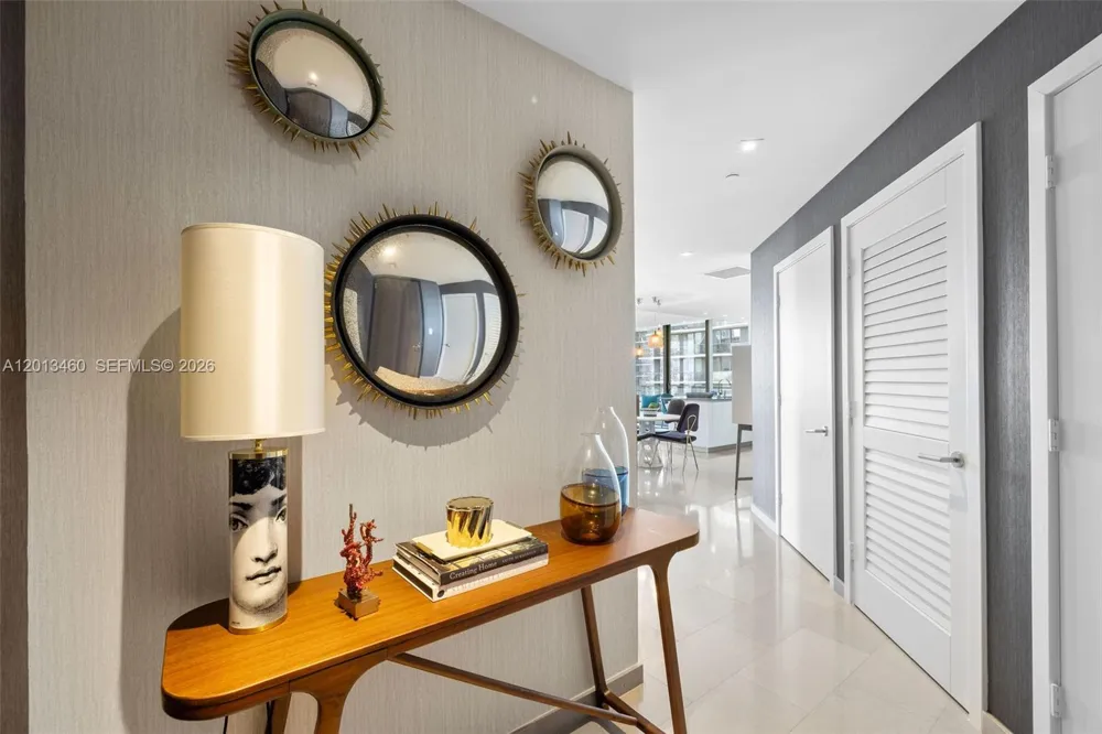 88 SW 7th St #1201 Miami, FL 33130