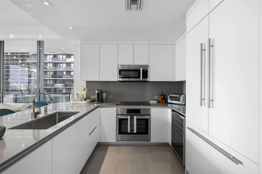 88 SW 7th St #1201 Miami, FL 33130