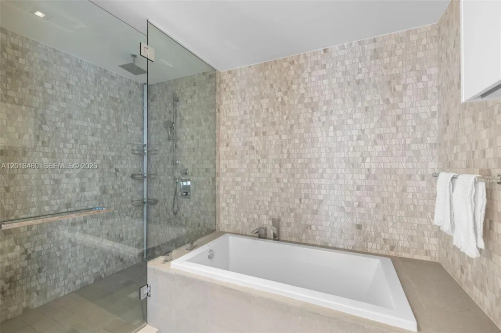 88 SW 7th St #1201 Miami, FL 33130