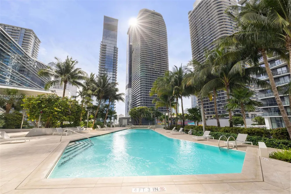 88 SW 7th St #1201 Miami, FL 33130