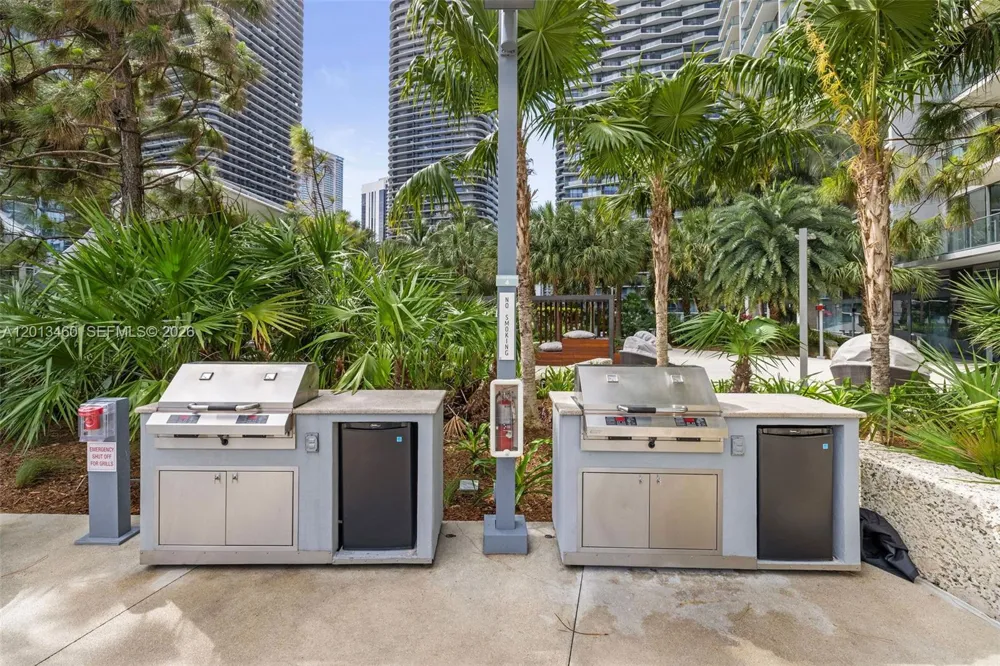 88 SW 7th St #1201 Miami, FL 33130