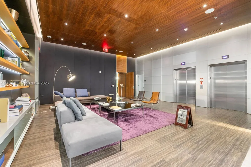 88 SW 7th St #1201 Miami, FL 33130