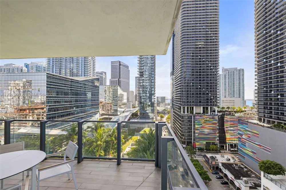 88 SW 7th St #1201 Miami, FL 33130