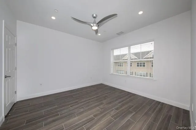 148 south front Street #PH322 Farmingdale, NY 11735